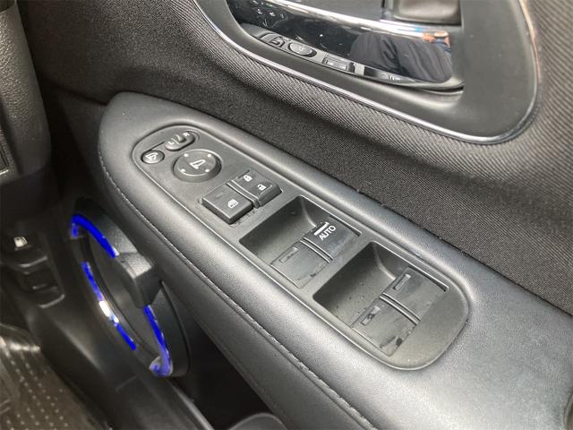 ヴェゼル ＨＶ　Ｘ・ホンダセンシングブリリアントスタイルＥＤ　ＥＴＣ　バックカメラ　オートクルーズコントロール　レーンアシスト　衝突被害軽減システム　ナビ　ＴＶ　オートライト　ＬＥＤヘッドランプ　ヘッドライトウォッシャー　アルミホイール　スマートキー（11枚目）