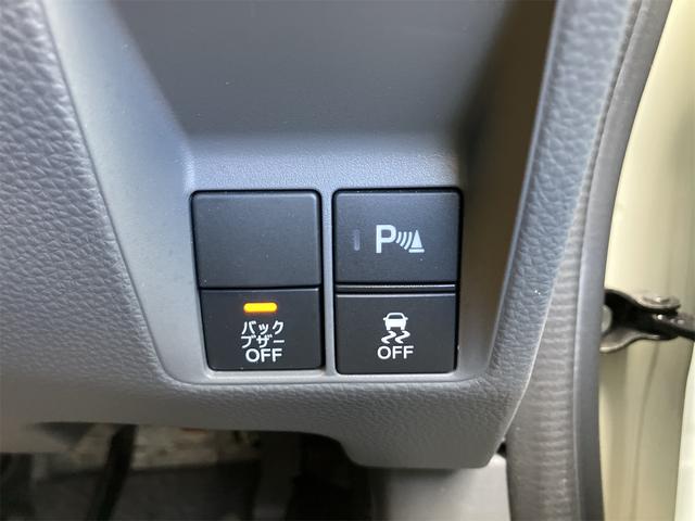 【コーナーセンサー】駐車時など障害物をセンサーが察知しアラームで教えてくれます!あると便利な装備です☆