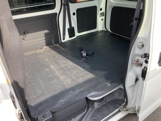 ハイゼットカーゴ ＤＸ　ＳＡＩＩＩ　ＡＴ　衝突被害軽減システム　ドライブレコーダー　ＥＴＣ　ナビ　ＴＶ　バックカメラ　両側スライドドア　キーレスエントリー　アイドリングストップ　オートマチックハイビーム　アルミホイール　ＡＢＳ（28枚目）