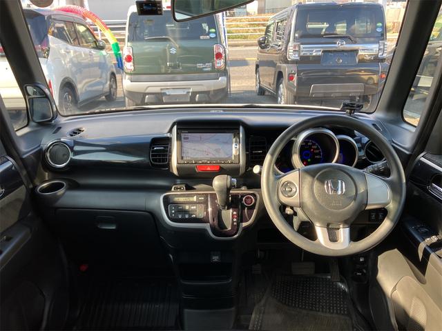 Ｎ－ＢＯＸカスタム Ｇ　ＳＳパッケージ　ドライブレコーダー　ＥＴＣ　バックカメラ　両側電動スライドドア　ナビ　ＴＶ　衝突被害軽減システム　オートライト　ＨＩＤ　スマートキー　アイドリングストップ　電動格納ミラー　ベンチシート　ＣＶＴ（2枚目）