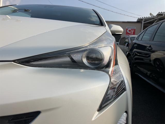 プリウス Ａツーリングセレクション　ＢＬＵＥＴＯＯＴＨ　Ｃソナー　ＵＳＢ入力　シートＨ　レーンキープ　スマキー　イモビライザー　バックモニター　クルコン　ＬＥＤヘッドライト　ＤＶＤ視聴可　ＥＴＣ　ナビＴＶ　メモリーナビゲーション　ＡＡＣ（4枚目）