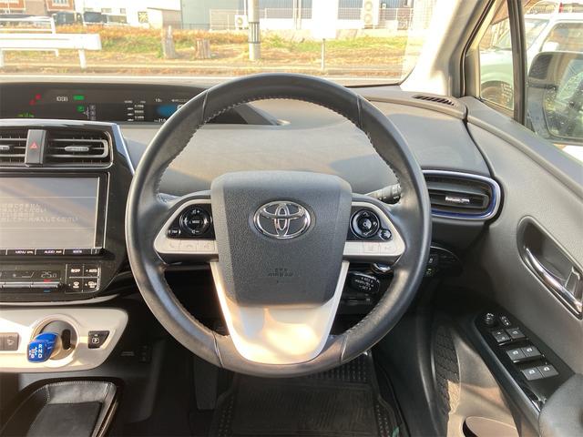 プリウス Ａツーリングセレクション　ＢＬＵＥＴＯＯＴＨ　Ｃソナー　ＵＳＢ入力　シートＨ　レーンキープ　スマキー　イモビライザー　バックモニター　クルコン　ＬＥＤヘッドライト　ＤＶＤ視聴可　ＥＴＣ　ナビＴＶ　メモリーナビゲーション　ＡＡＣ（47枚目）