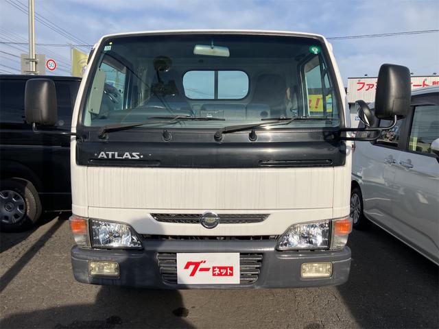 アトラストラック 　ＭＴ　後輪ダブル　ナビ　ＴＶ　エアコン　パワーウィンドウ　運転席エアバッグ（3枚目）