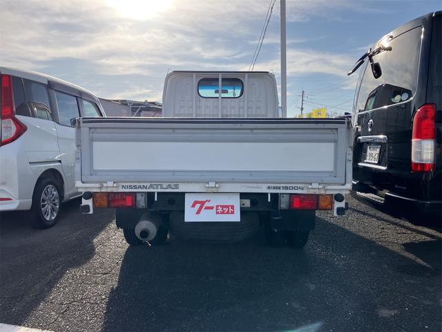 アトラストラック 　ＭＴ　後輪ダブル　ナビ　ＴＶ　エアコン　パワーウィンドウ　運転席エアバッグ（8枚目）