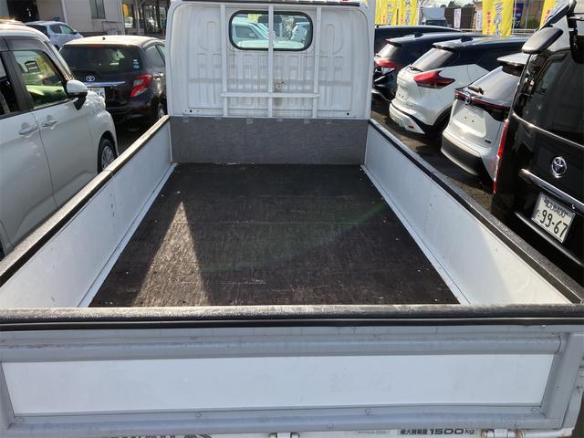 アトラストラック 　ＭＴ　後輪ダブル　ナビ　ＴＶ　エアコン　パワーウィンドウ　運転席エアバッグ（12枚目）