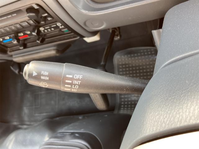 アトラストラック 　ＭＴ　後輪ダブル　ナビ　ＴＶ　エアコン　パワーウィンドウ　運転席エアバッグ（35枚目）