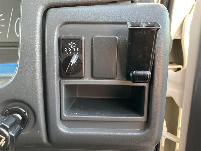 アトラストラック 　ＭＴ　後輪ダブル　ナビ　ＴＶ　エアコン　パワーウィンドウ　運転席エアバッグ（37枚目）