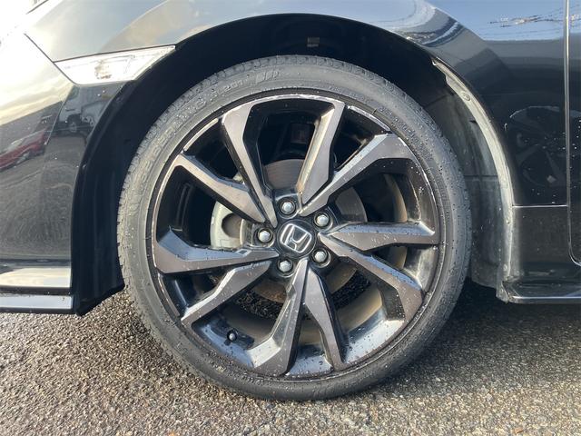 シビック ハッチバック　ドライブレコーダー　ＥＴＣ　レーンアシスト　オートクルーズコントロール　衝突被害軽減システム　バックカメラ　アルミホイール　オートライト　ＬＥＤヘッドランプ　ＣＶＴ　シートヒーター　スマートキー（20枚目）