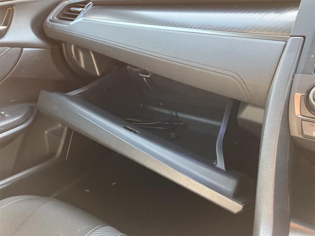 シビック ハッチバック　ドライブレコーダー　ＥＴＣ　レーンアシスト　オートクルーズコントロール　衝突被害軽減システム　バックカメラ　アルミホイール　オートライト　ＬＥＤヘッドランプ　ＣＶＴ　シートヒーター　スマートキー（39枚目）