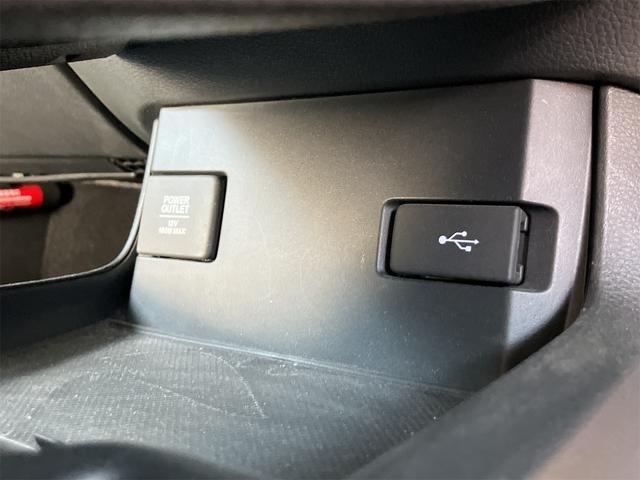 シビック ハッチバック　ドライブレコーダー　ＥＴＣ　レーンアシスト　オートクルーズコントロール　衝突被害軽減システム　バックカメラ　アルミホイール　オートライト　ＬＥＤヘッドランプ　ＣＶＴ　シートヒーター　スマートキー（45枚目）