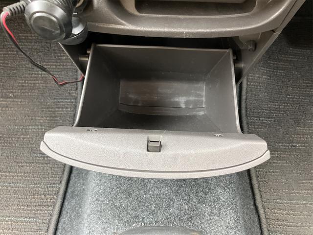 シエンタ Ｇ　ドライブレコーダー　ＥＴＣ　両側スライド・片側電動　電動格納ミラー　３列シート　ＣＶＴ　ＣＤ　衝突安全ボディ　ＡＢＳ　エアコン　パワーステアリング　パワーウィンドウ（35枚目）