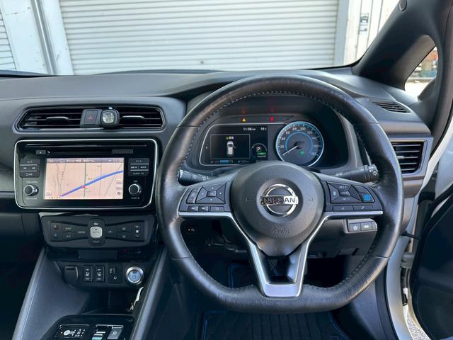 リーフ Ｇ　革シート　ＢＯＳＥ　プロパイロット　衝突軽減　全方位カメラ　コーナーセンサー　レーンアシスト　全周囲カメラ　ビルトインＥＴＣ　シートヒーター　オートパーキングアシスト　メモリーナビ　追従オートクルーズ（28枚目）