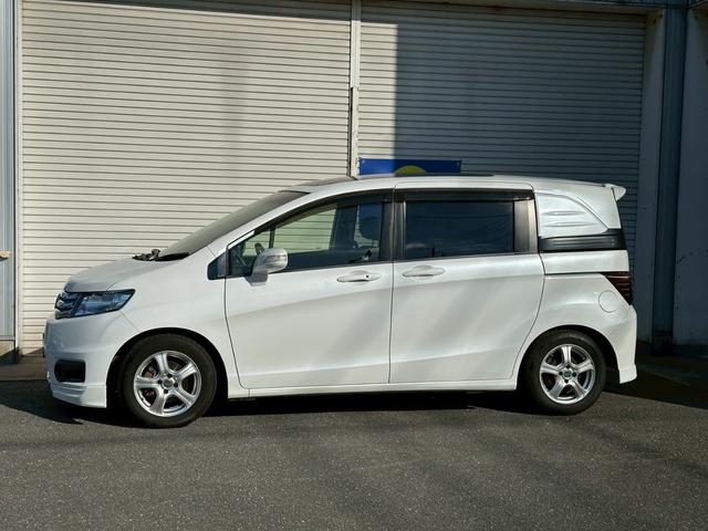 フリードスパイク Ｇ　エアロ　ムーンルーフ　キーフリー　社外アルミホイール（5枚目）