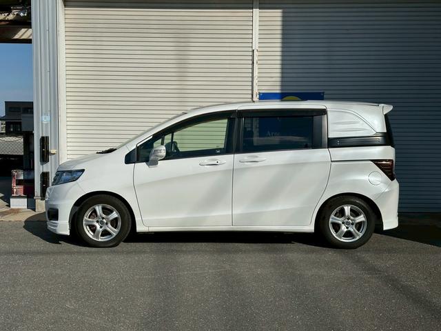 フリードスパイク Ｇ　エアロ　ムーンルーフ　キーフリー　社外アルミホイール（6枚目）