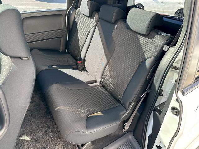 フリードスパイク Ｇ　エアロ　ムーンルーフ　キーフリー　社外アルミホイール（28枚目）