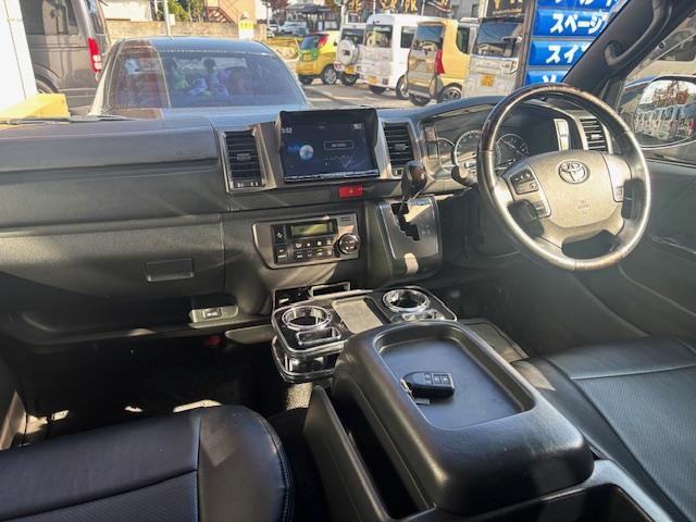 ハイエースバン スーパーＧＬ　ダークプライムＩＩ　自動ドア　エアロ（9枚目）