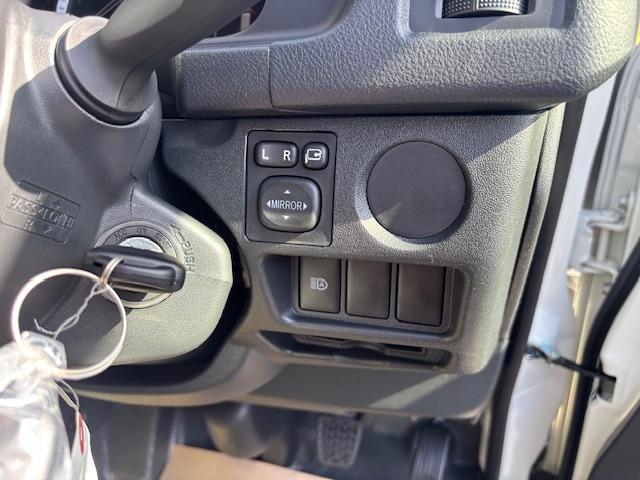 ハイエースバン ロングＤＸ　６人乗りメーカーオプションスモークガラス（15枚目）