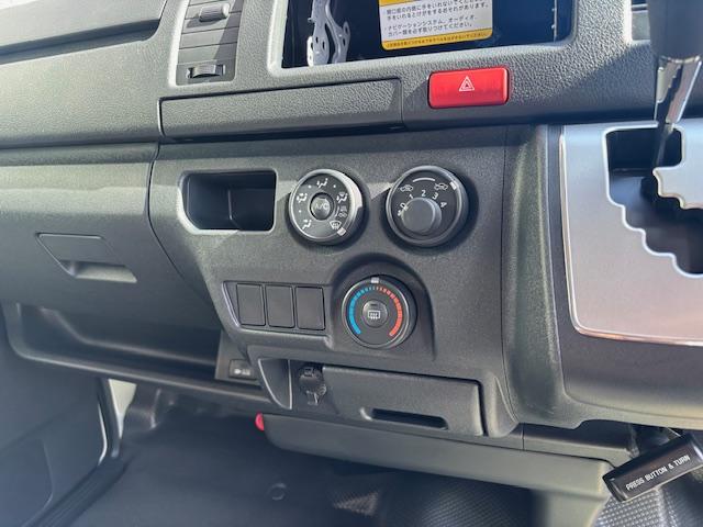 ハイエースバン ロングＤＸ　６人乗りメーカーオプションスモークガラス（17枚目）