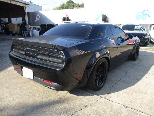 ダッジ・チャレンジャー 　Ｒ／ＴスキャットパックワイドボディアップルカープレイアルパインサウンドプッシュスタートビルシュタインサスショックＩｎｊｅｎエアフィルター（8枚目）