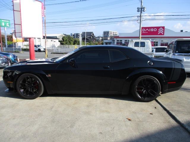 ダッジ・チャレンジャー 　Ｒ／ＴスキャットパックワイドボディアップルカープレイアルパインサウンドプッシュスタートビルシュタインサスショックＩｎｊｅｎエアフィルター（10枚目）