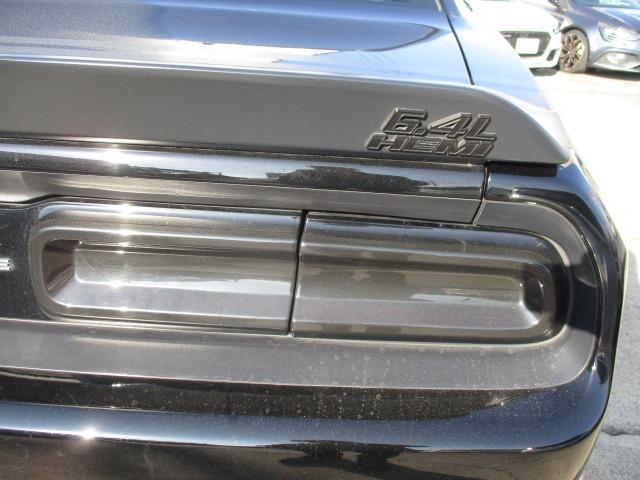 ダッジ・チャレンジャー 　Ｒ／ＴスキャットパックワイドボディアップルカープレイアルパインサウンドプッシュスタートビルシュタインサスショックＩｎｊｅｎエアフィルター（11枚目）