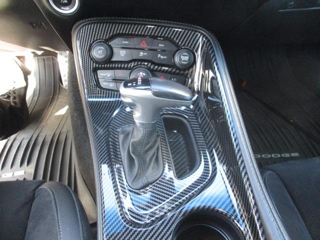 ダッジ・チャレンジャー 　Ｒ／ＴスキャットパックワイドボディアップルカープレイアルパインサウンドプッシュスタートビルシュタインサスショックＩｎｊｅｎエアフィルター（25枚目）