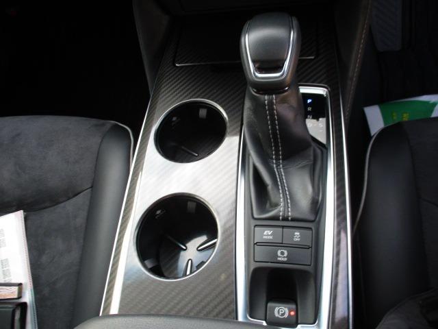 クラウンハイブリッド 　ＴＲＤエアロ前後センサーブラインドスポットモニターオプションドラレコパノラミックビューモニター（15枚目）