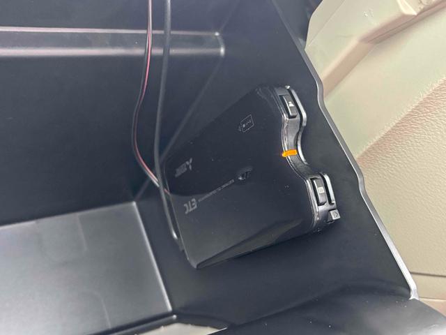 スペーシア Ｘ　ＥＴＣ　両側スライド・片側電動　ナビ　ＴＶ　スマートキー　アイドリングストップ　電動格納ミラー　ベンチシート　ＣＶＴ　盗難防止システム　ＡＢＳ　ＣＤ　ＵＳＢ　衝突安全ボディ　エアコン（3枚目）