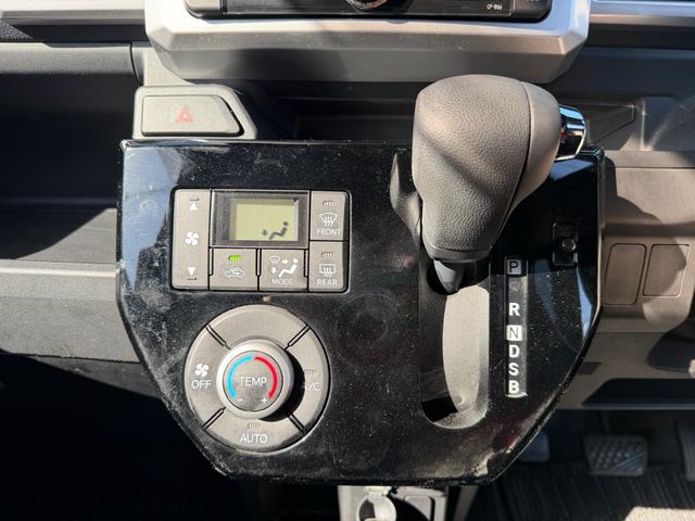 ピクシスメガ Ｌ　ＳＡＩＩＩ　ＣＤオーディオ　スマートキー　両側パワースライドドア　衝突防止システム　アイドリングストップ　ＥＴＣ　オートエアコン　電動格納ミラー　ＣＶＴ　車検令和１０年１月　クリアランスソナー　修復歴無し（10枚目）