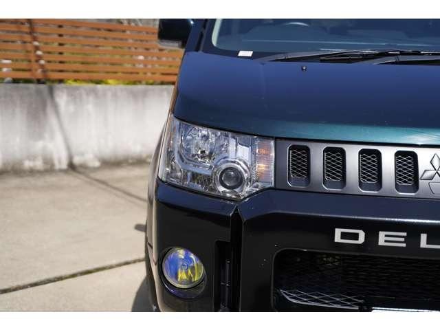 デリカＤ：５ Ｄ　パワーパッケージ　ディーゼルターボ／４ＷＤ／新品アルミタイヤ／リフトアップ／ルミ／新品ホワイトレタータイヤ／純正フロントプロテクター／ＨＩＤライト／腰下ブラック塗装／マットブラックグリル／ナビ、フルセグＴＶ（5枚目）