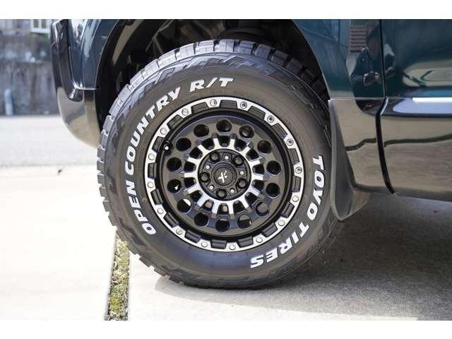 デリカＤ：５ Ｄ　パワーパッケージ　ディーゼルターボ／４ＷＤ／新品アルミタイヤ／リフトアップ／ルミ／新品ホワイトレタータイヤ／純正フロントプロテクター／ＨＩＤライト／腰下ブラック塗装／マットブラックグリル／ナビ、フルセグＴＶ（8枚目）