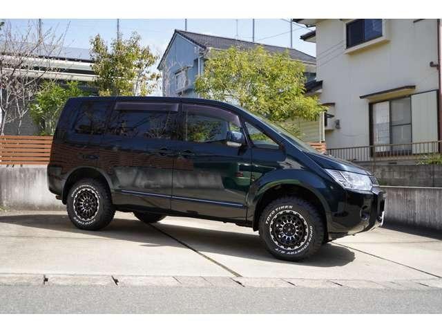デリカＤ：５ Ｄ　パワーパッケージ　ディーゼルターボ／４ＷＤ／新品アルミタイヤ／リフトアップ／ルミ／新品ホワイトレタータイヤ／純正フロントプロテクター／ＨＩＤライト／腰下ブラック塗装／マットブラックグリル／ナビ、フルセグＴＶ（12枚目）
