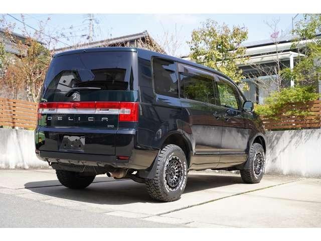デリカＤ：５ Ｄ　パワーパッケージ　ディーゼルターボ／４ＷＤ／新品アルミタイヤ／リフトアップ／ルミ／新品ホワイトレタータイヤ／純正フロントプロテクター／ＨＩＤライト／腰下ブラック塗装／マットブラックグリル／ナビ、フルセグＴＶ（14枚目）