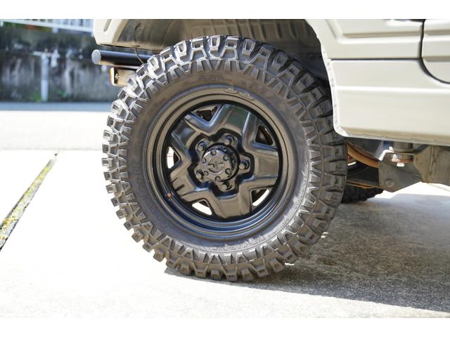 ジムニー ランドベンチャー　最終５型／リフトアップ／全塗装済／社外バンパー／ルーフキャリア／１型グリル／シートカバー／ＭＴタイヤ装着／リビルトエンジン載替済／ヒーターコア交換済／（10枚目）