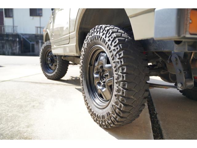 ジムニー ランドベンチャー　最終５型／リフトアップ／全塗装済／社外バンパー／ルーフキャリア／１型グリル／シートカバー／ＭＴタイヤ装着／リビルトエンジン載替済／ヒーターコア交換済／（11枚目）
