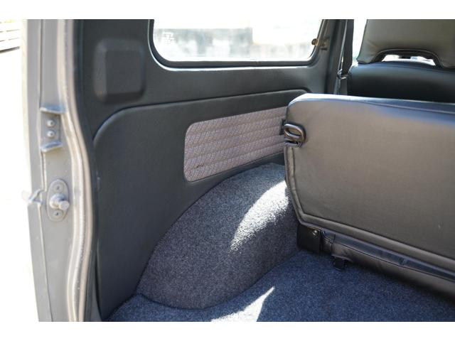 ジムニー ランドベンチャー　最終５型／リフトアップ／全塗装済／社外バンパー／ルーフキャリア／１型グリル／シートカバー／ＭＴタイヤ装着／リビルトエンジン載替済／ヒーターコア交換済／（30枚目）