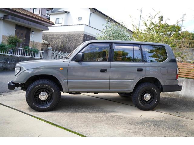 ランドクルーザープラド TX L/C78フェイス丸目換装 クァンタムグレー 各所マットブラック L/C70仕様 Frバンパー 専用Rrバンパー 一式 TOYOTAグリル DEANカリフォルニア16インチAW BFグッドリッチ(11枚目)