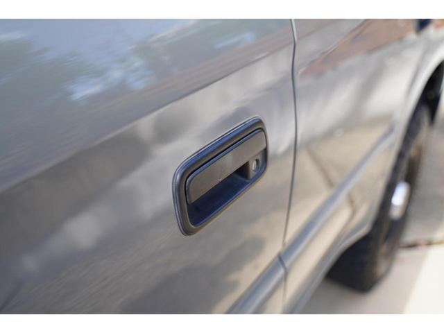 ランドクルーザープラド TX L/C78フェイス丸目換装 クァンタムグレー 各所マットブラック L/C70仕様 Frバンパー 専用Rrバンパー 一式 TOYOTAグリル DEANカリフォルニア16インチAW BFグッドリッチ(13枚目)