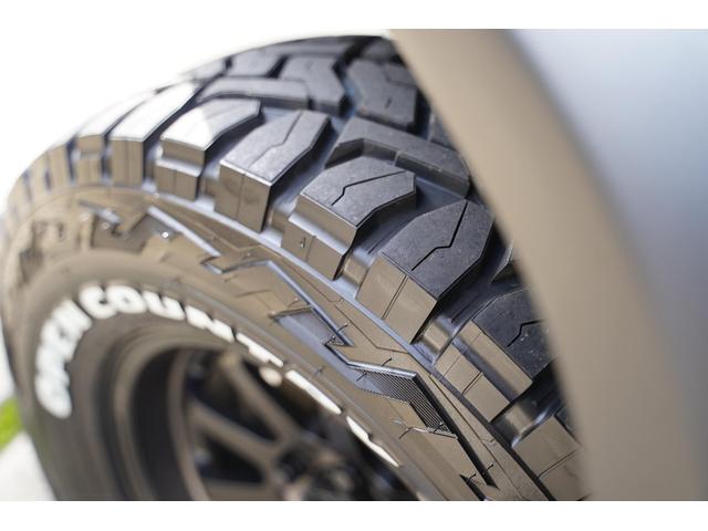 ジムニーノマド ＦＣ　１インチリフトアップ／ＲＡＹＳ　Ａ－ＬＡＰ鍛造アルミＴＯＹＯオープンカントリー新品セットショウワガレージショートバンパー／ＣＬリンクルーフキャリア／ＨＫＳマフラー／ＬＥＤテール／１０インチＤＡ（12枚目）