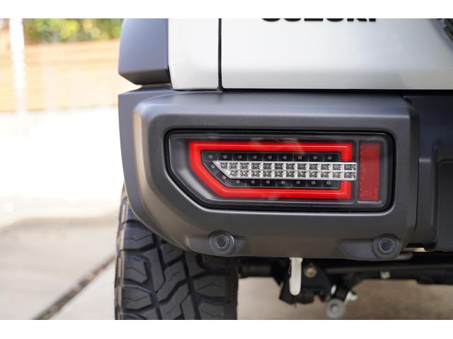 ジムニーノマド ＦＣ　１インチリフトアップ／ＲＡＹＳ　Ａ－ＬＡＰ鍛造アルミＴＯＹＯオープンカントリー新品セットショウワガレージショートバンパー／ＣＬリンクルーフキャリア／ＨＫＳマフラー／ＬＥＤテール／１０インチＤＡ（29枚目）