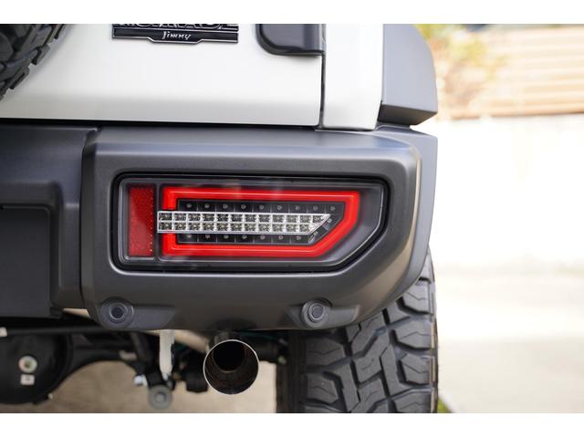 ジムニーノマド ＦＣ　１インチリフトアップ／ＲＡＹＳ　Ａ－ＬＡＰ鍛造アルミＴＯＹＯオープンカントリー新品セットショウワガレージショートバンパー／ＣＬリンクルーフキャリア／ＨＫＳマフラー／ＬＥＤテール／１０インチＤＡ（30枚目）