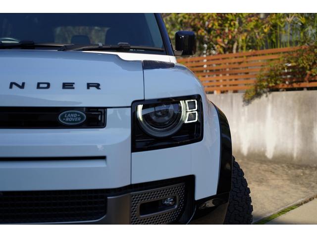 ディフェンダー １１０Ｘ　Ｄ３００　ＢＦグッドリッチ／エアサス／ブラックルーフ／マトリクスＬＥＤヘッドライト／ＭＥＲＩＤＩＡＮサウンドシステム／サイドステップ／パノラミックサンルーフ／フル液晶メーター／ＡＷ／シートクーラーヒーター（6枚目）