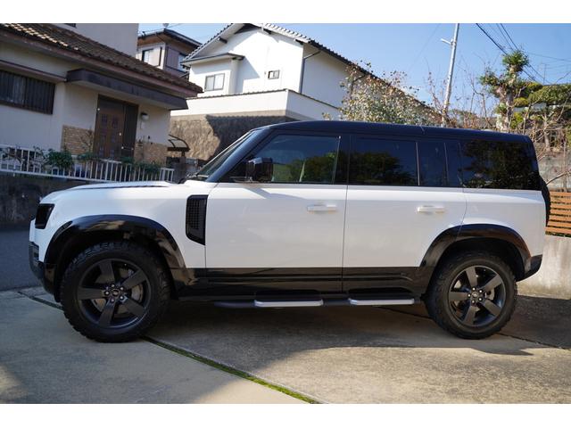 ディフェンダー １１０Ｘ　Ｄ３００　ＢＦグッドリッチ／エアサス／ブラックルーフ／マトリクスＬＥＤヘッドライト／ＭＥＲＩＤＩＡＮサウンドシステム／サイドステップ／パノラミックサンルーフ／フル液晶メーター／ＡＷ／シートクーラーヒーター（17枚目）