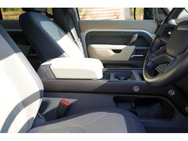 ディフェンダー １１０Ｘ　Ｄ３００　ＢＦグッドリッチ／エアサス／ブラックルーフ／マトリクスＬＥＤヘッドライト／ＭＥＲＩＤＩＡＮサウンドシステム／サイドステップ／パノラミックサンルーフ／フル液晶メーター／ＡＷ／シートクーラーヒーター（33枚目）