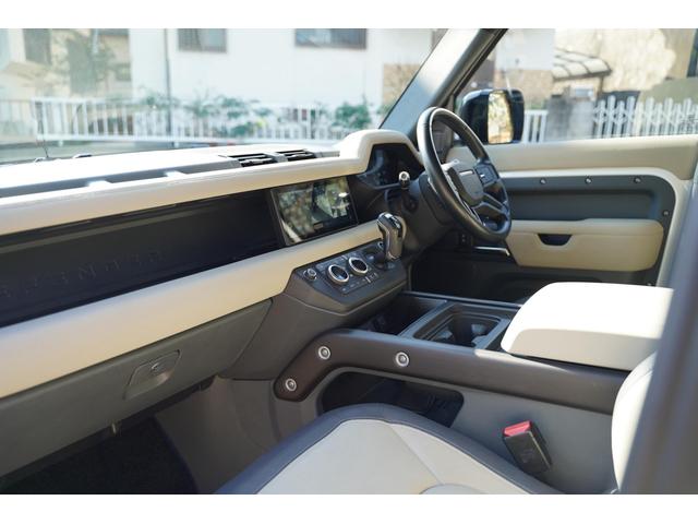 ディフェンダー １１０Ｘ　Ｄ３００　ＢＦグッドリッチ／エアサス／ブラックルーフ／マトリクスＬＥＤヘッドライト／ＭＥＲＩＤＩＡＮサウンドシステム／サイドステップ／パノラミックサンルーフ／フル液晶メーター／ＡＷ／シートクーラーヒーター（42枚目）