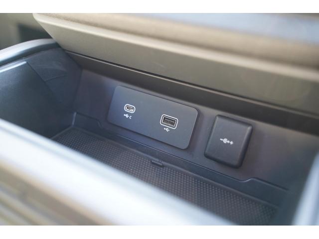 ディフェンダー １１０Ｘ　Ｄ３００　ＢＦグッドリッチ／エアサス／ブラックルーフ／マトリクスＬＥＤヘッドライト／ＭＥＲＩＤＩＡＮサウンドシステム／サイドステップ／パノラミックサンルーフ／フル液晶メーター／ＡＷ／シートクーラーヒーター（45枚目）