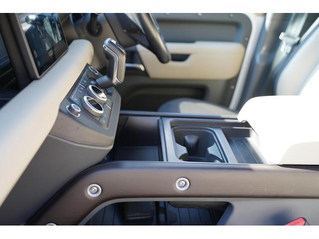 ディフェンダー １１０Ｘ　Ｄ３００　ＢＦグッドリッチ／エアサス／ブラックルーフ／マトリクスＬＥＤヘッドライト／ＭＥＲＩＤＩＡＮサウンドシステム／サイドステップ／パノラミックサンルーフ／フル液晶メーター／ＡＷ／シートクーラーヒーター（63枚目）