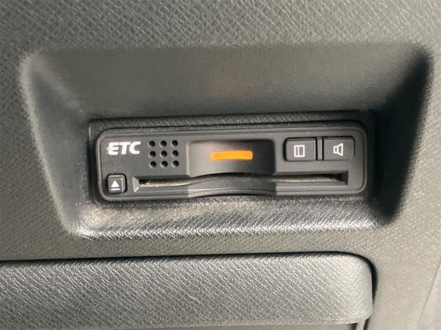 ステップワゴンスパーダ Ｚ　ＥＴＣ　バックカメラ　ナビ　ＴＶ　オートクルーズコントロール　両側電動スライドドア　オートライト　ＨＩＤ　スマートキー　アイドリングストップ　電動格納ミラー　３列シート　ＣＶＴ　アルミホイール　ＣＤ（14枚目）