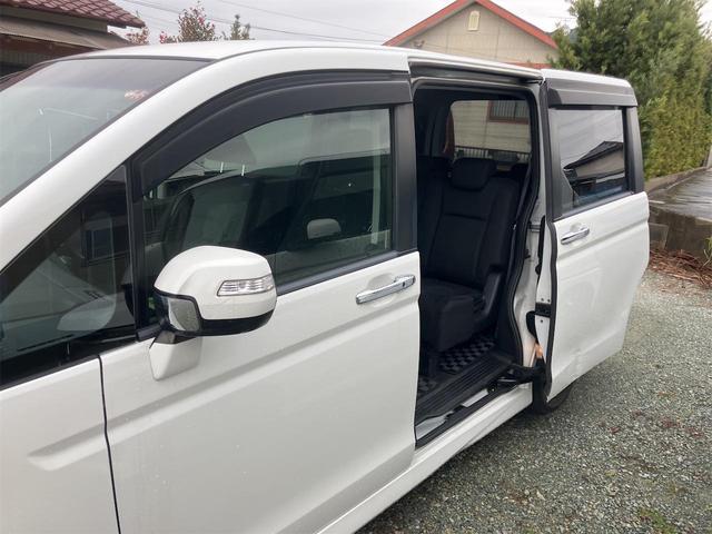 ステップワゴンスパーダ Ｚ　ＥＴＣ　バックカメラ　ナビ　ＴＶ　オートクルーズコントロール　両側電動スライドドア　オートライト　ＨＩＤ　スマートキー　アイドリングストップ　電動格納ミラー　３列シート　ＣＶＴ　アルミホイール　ＣＤ（33枚目）