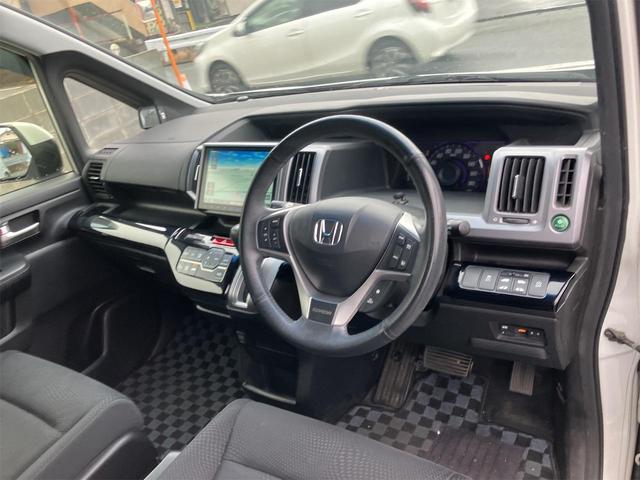 ステップワゴンスパーダ Ｚ　ＥＴＣ　バックカメラ　ナビ　ＴＶ　オートクルーズコントロール　両側電動スライドドア　オートライト　ＨＩＤ　スマートキー　アイドリングストップ　電動格納ミラー　３列シート　ＣＶＴ　アルミホイール　ＣＤ（41枚目）